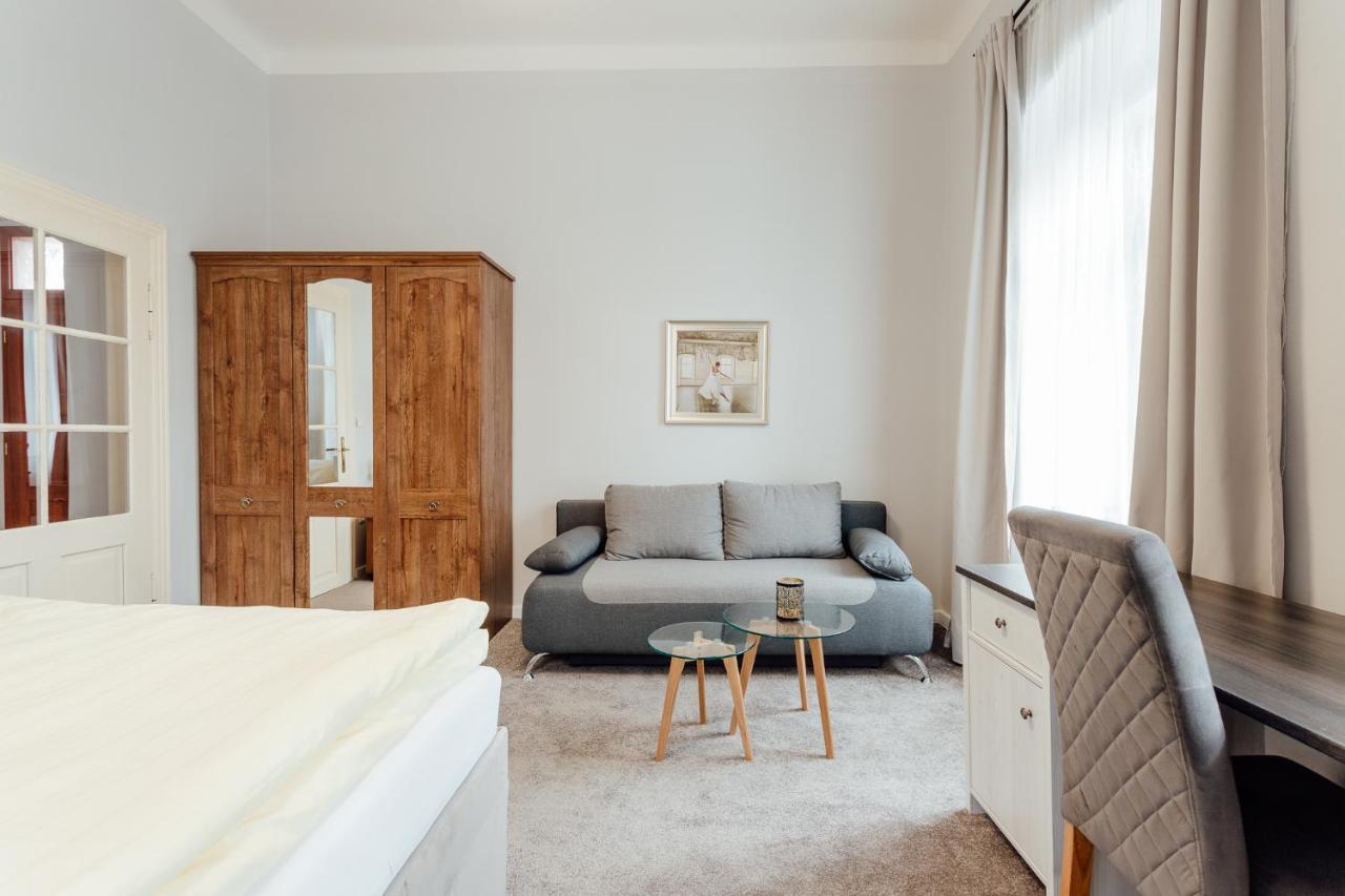 Botanicky Dvor Aparthotel Banská Štiavnica Exteriör bild