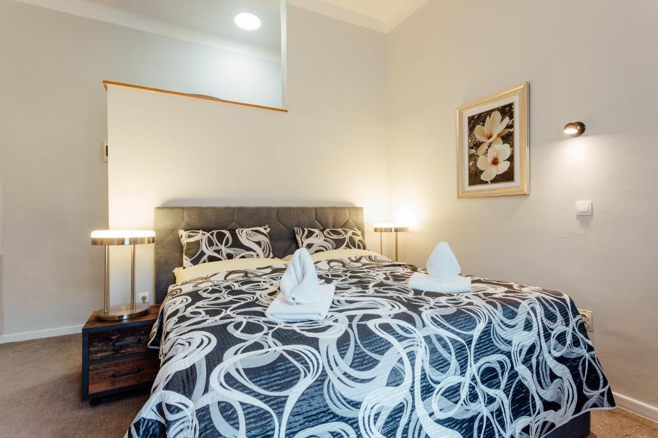 Botanicky Dvor Aparthotel Banská Štiavnica Exteriör bild