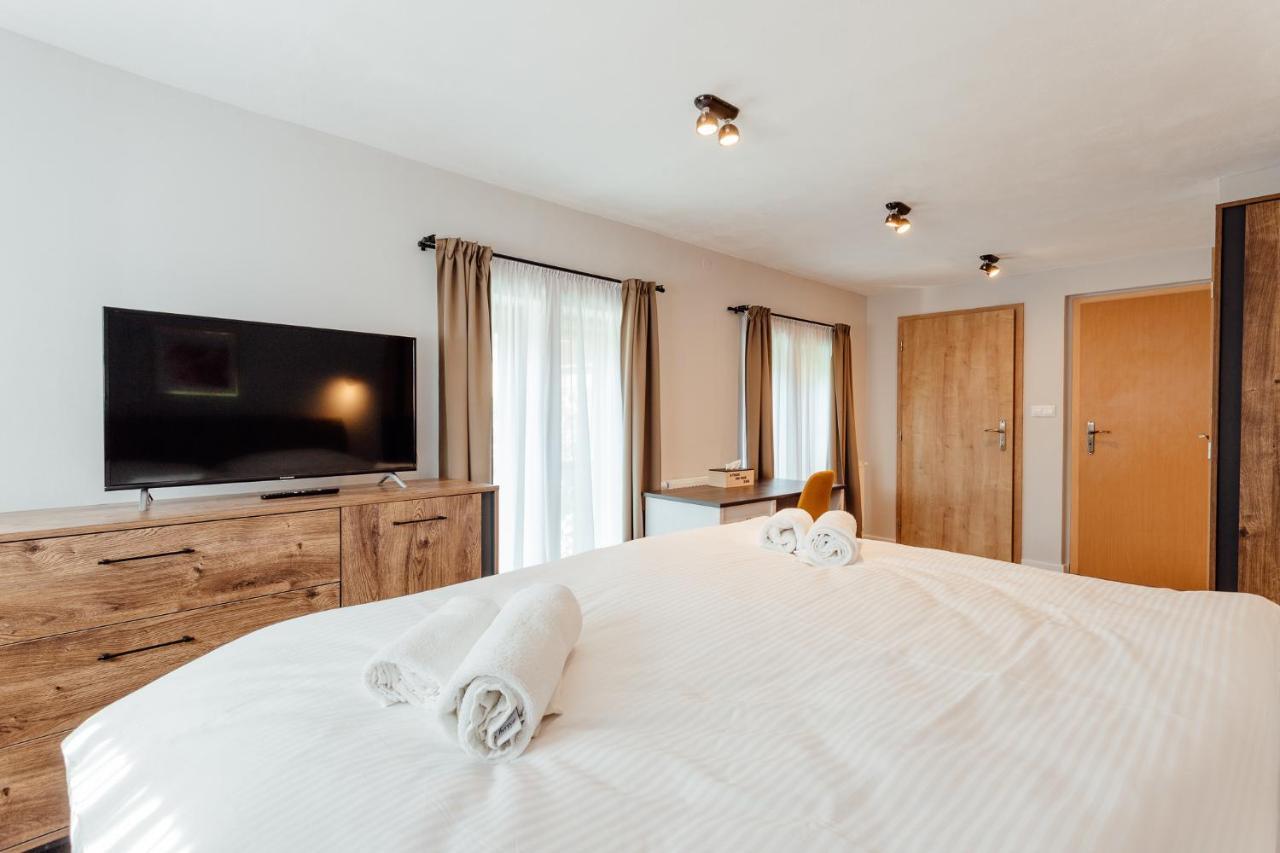 Botanicky Dvor Aparthotel Banská Štiavnica Exteriör bild