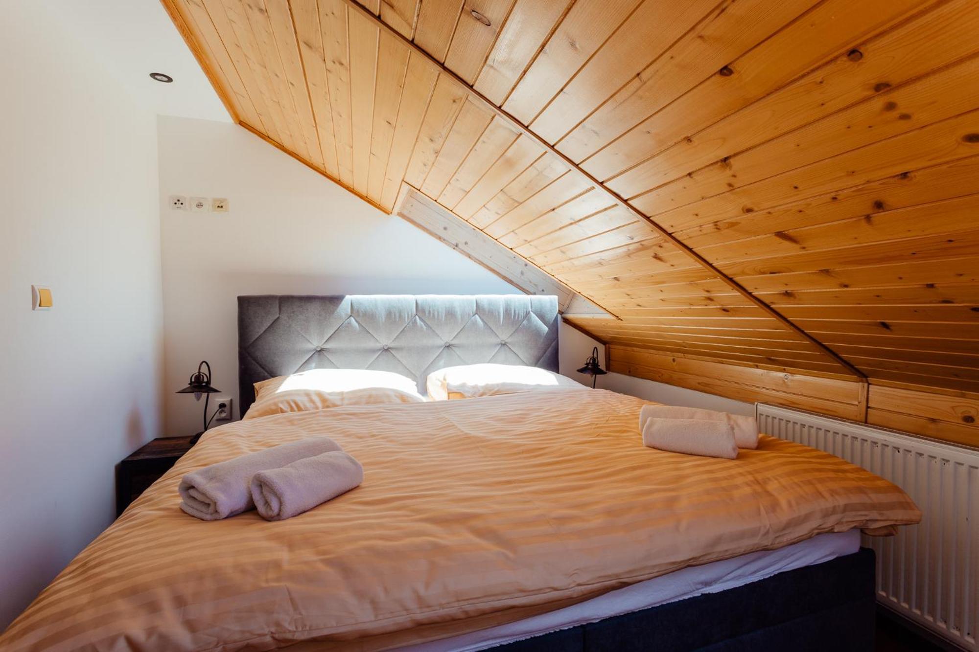 Botanicky Dvor Aparthotel Banská Štiavnica Exteriör bild
