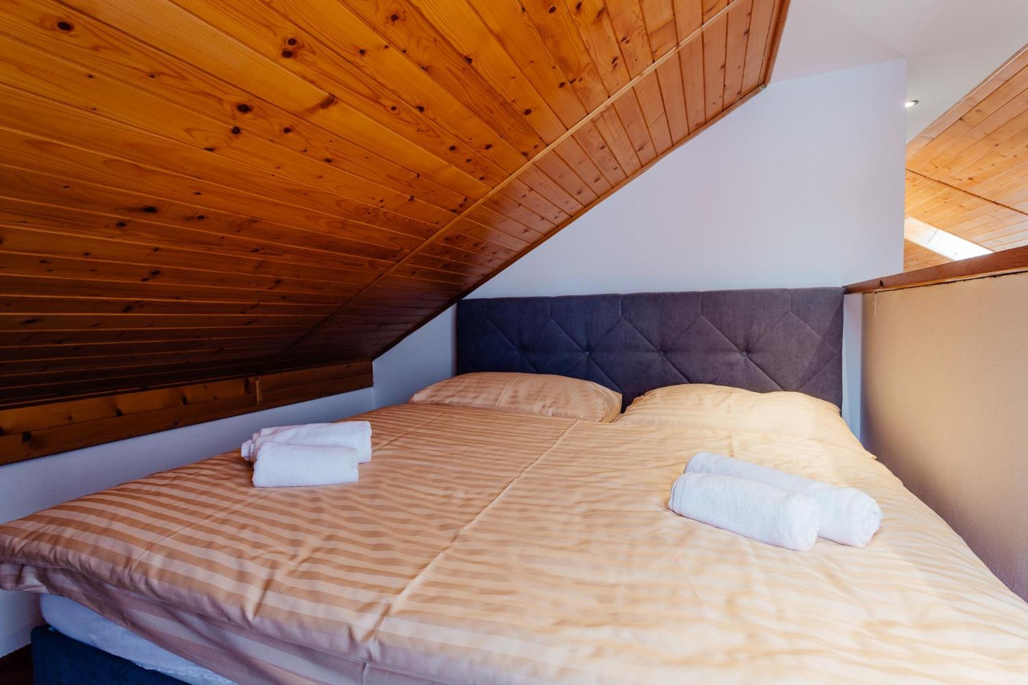 Botanicky Dvor Aparthotel Banská Štiavnica Exteriör bild