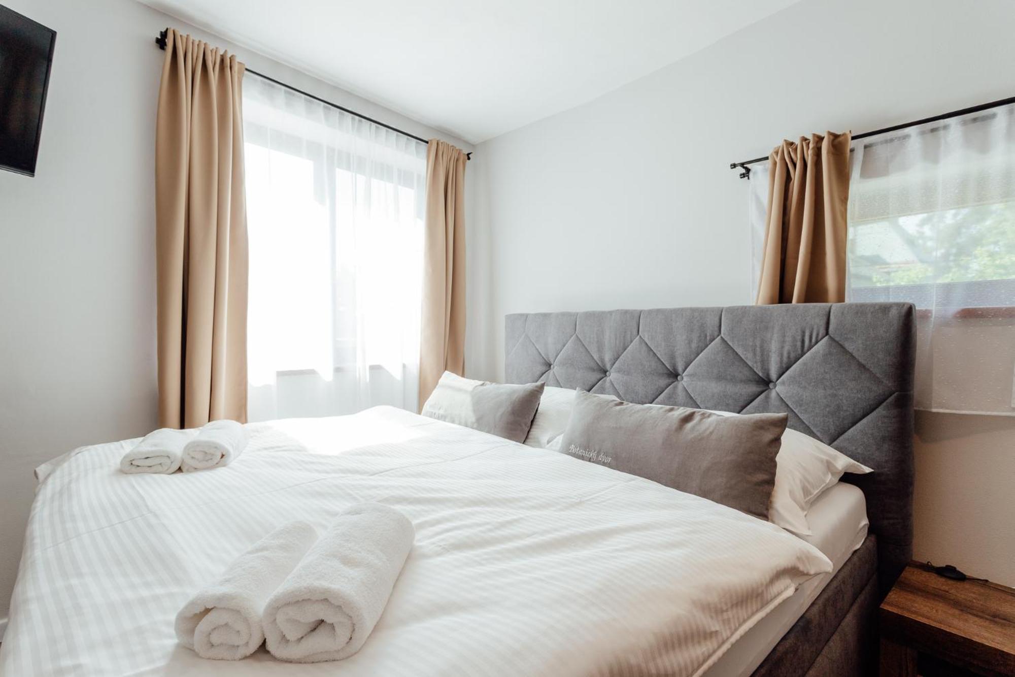 Botanicky Dvor Aparthotel Banská Štiavnica Exteriör bild