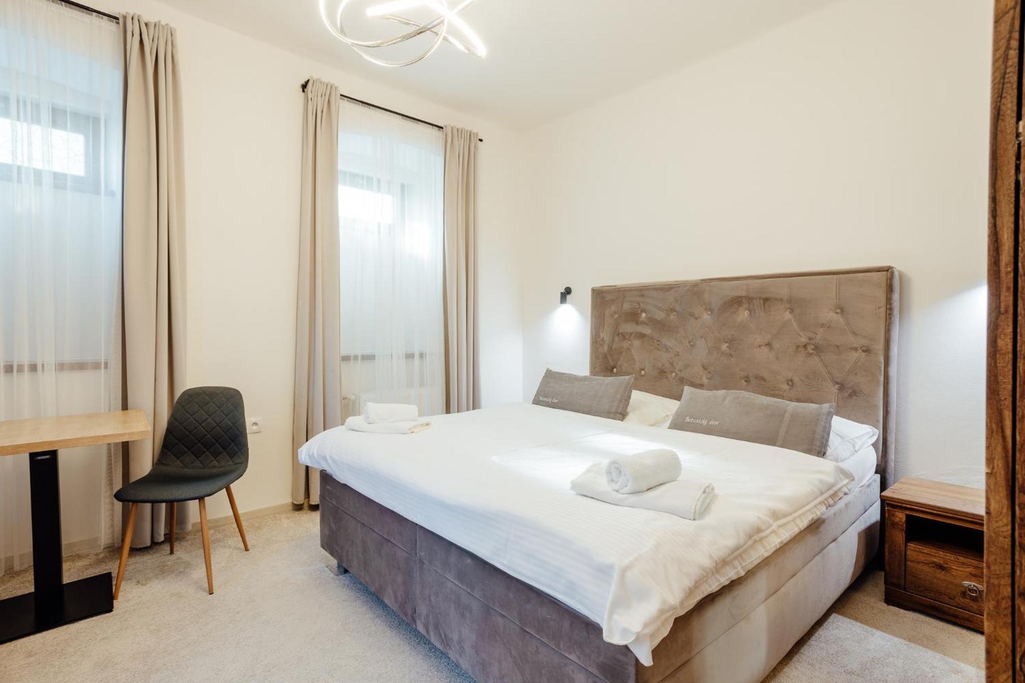 Botanicky Dvor Aparthotel Banská Štiavnica Exteriör bild