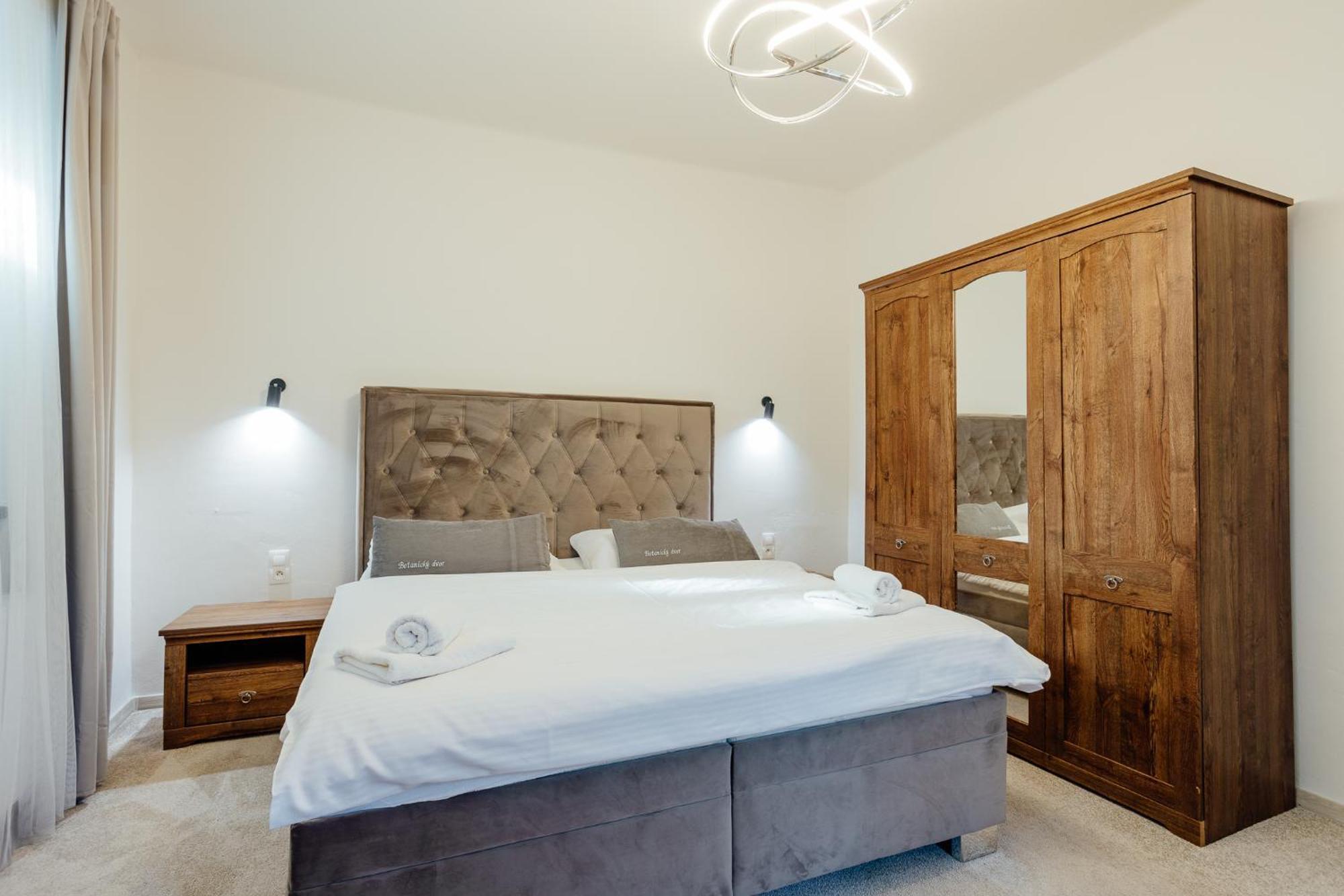 Botanicky Dvor Aparthotel Banská Štiavnica Exteriör bild